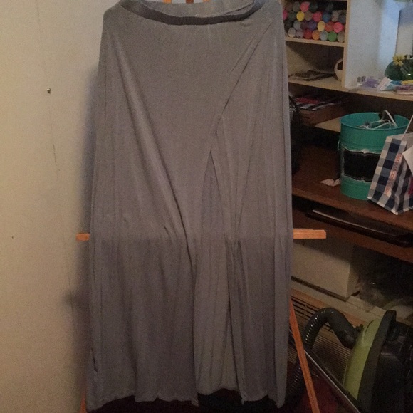 Beautiful skirt - Picture 3 of 5